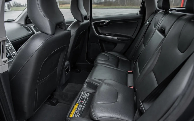 Volvo XC 60 cena 72500 przebieg: 204000, rok produkcji 2015 z Nieszawa małe 326